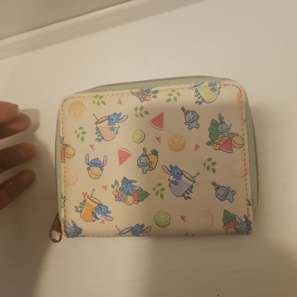 Loungefly Stitch Traveling Mini Zip Wallet - Picture 7 of 8